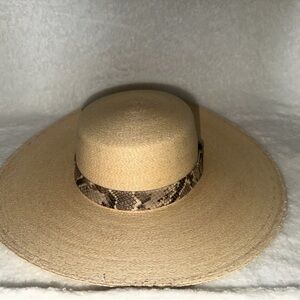 State of Gracie Elegant Tan Sun Hat with Snakeskin Band (H037)